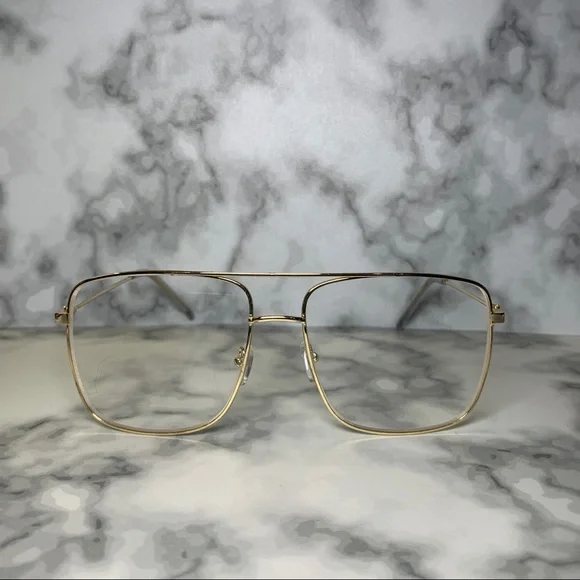 ๐ถ Oversized Gold Frame Glasses ๐ถ - Picture 1 of 12